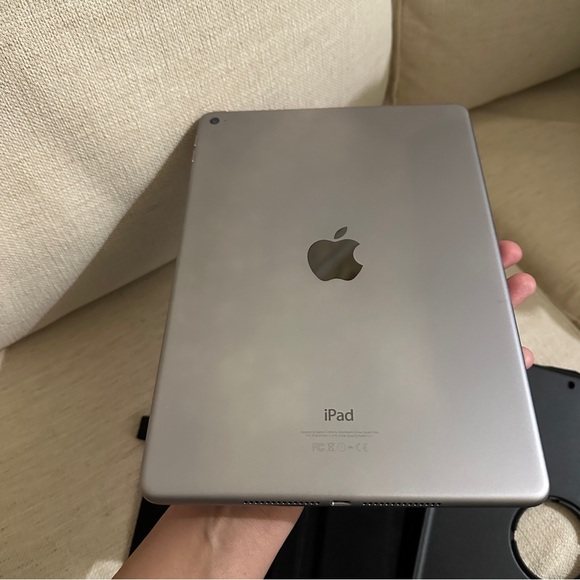Ipad air 2 16GB space grey - Picture 2 of 9